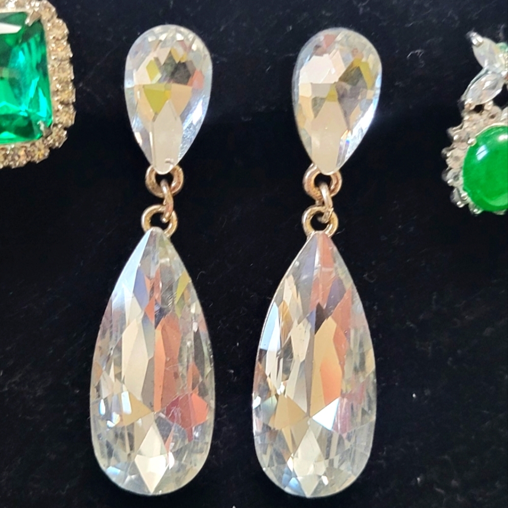 Elegant Crystal Drop Earrings